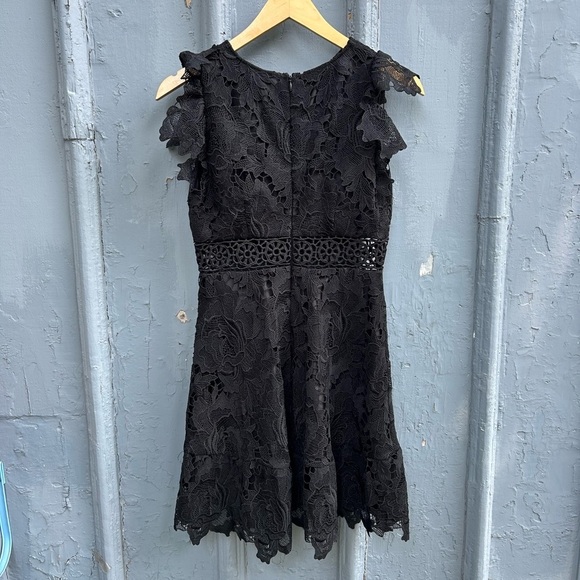 BB Dakota Calvin Scalloped Lace Dress, size 0 - Picture 12 of 12